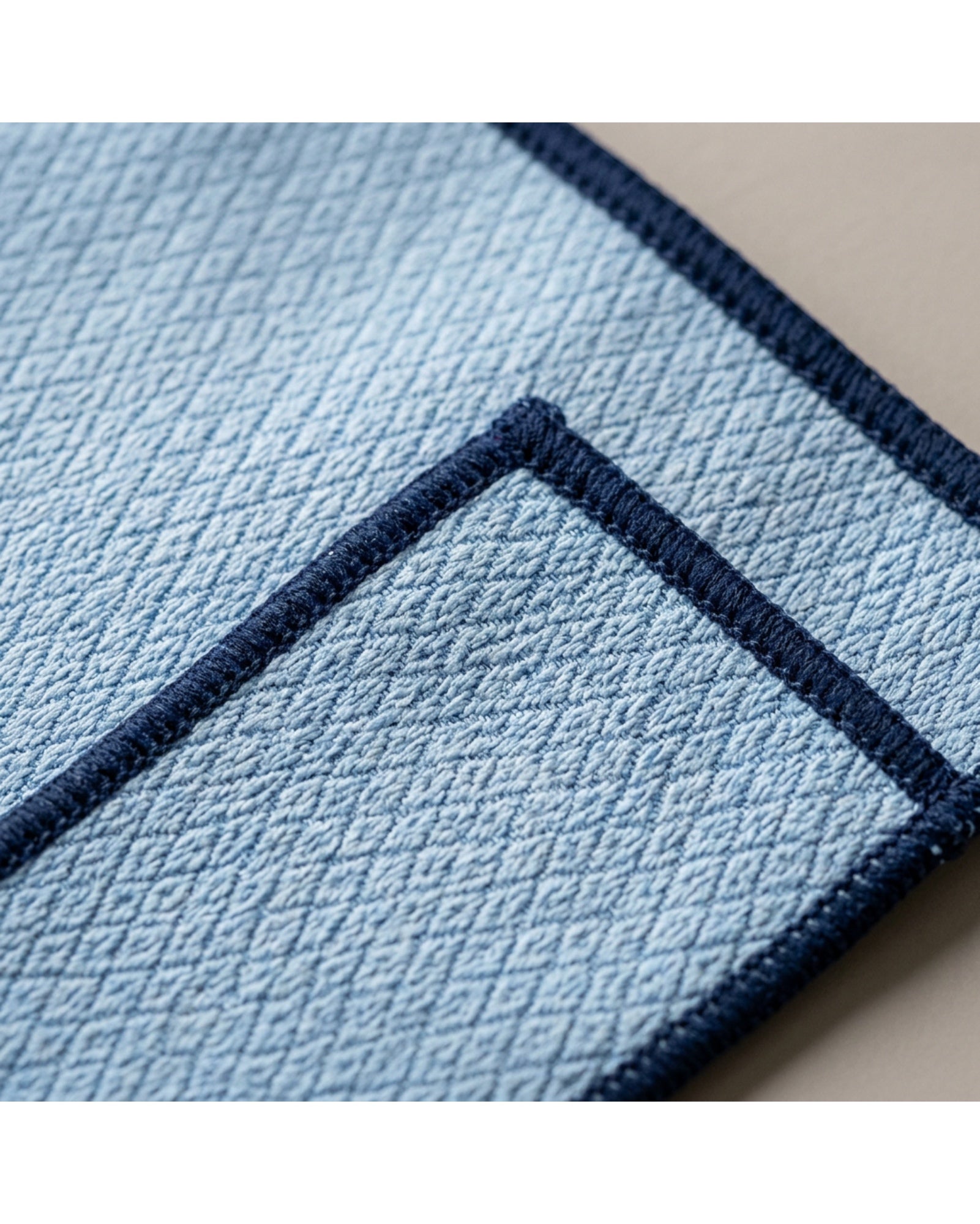 Xklor Diamond-Weave Automotive Glass Cloths 40 cm Set of 4 - Detail view